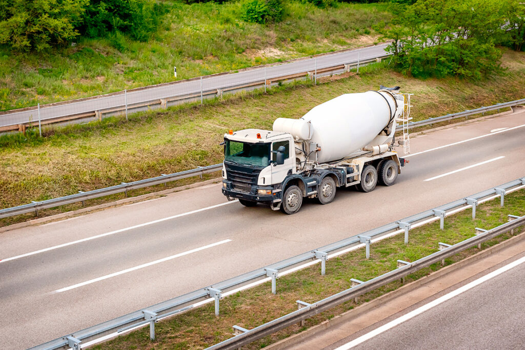 Calendario divieti 2025 per mezzi pesanti e camion